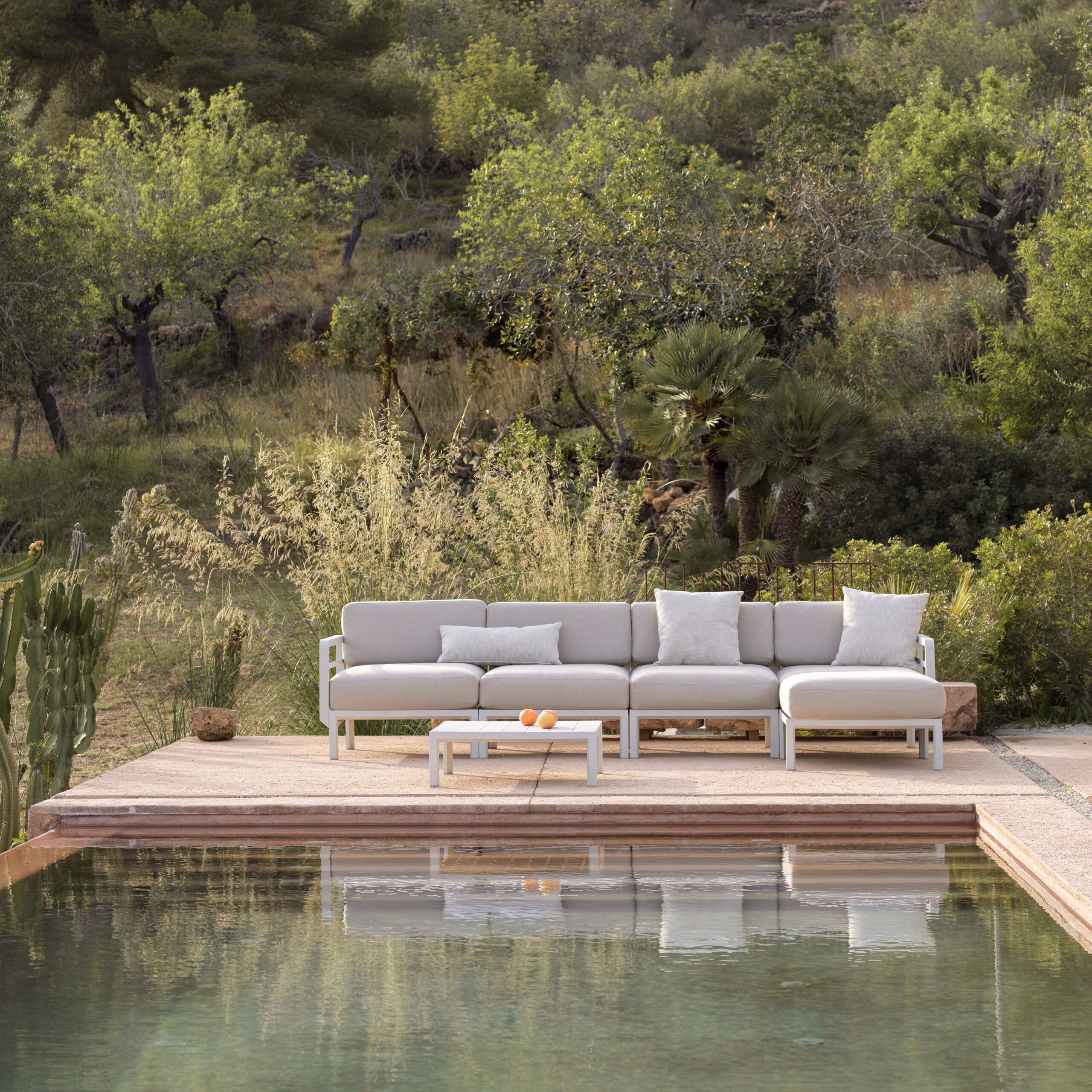 Maximo Tavolino table by nardi 9