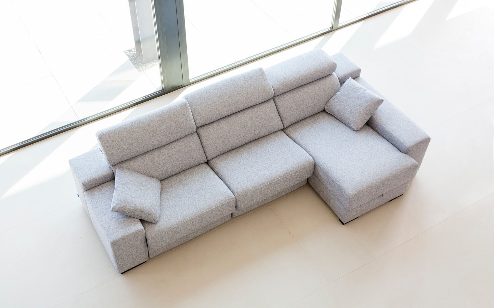 Loto Recliner Sofa by Fama Living - Image 4