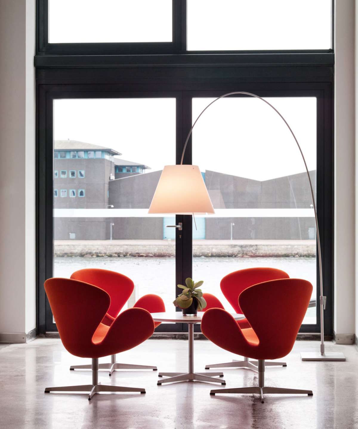 Lady Costanza Floor Lamp