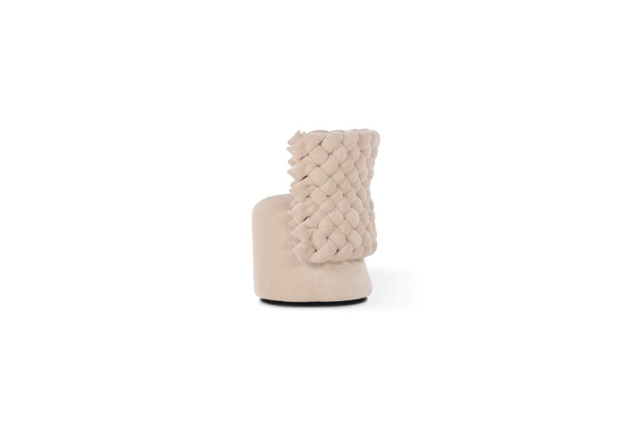 GIUGGIOLA swivel armchair by Calia Italia
