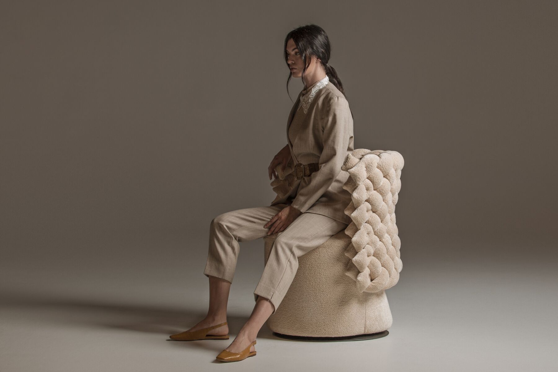 GIUGGIOLA swivel armchair by Calia Italia
