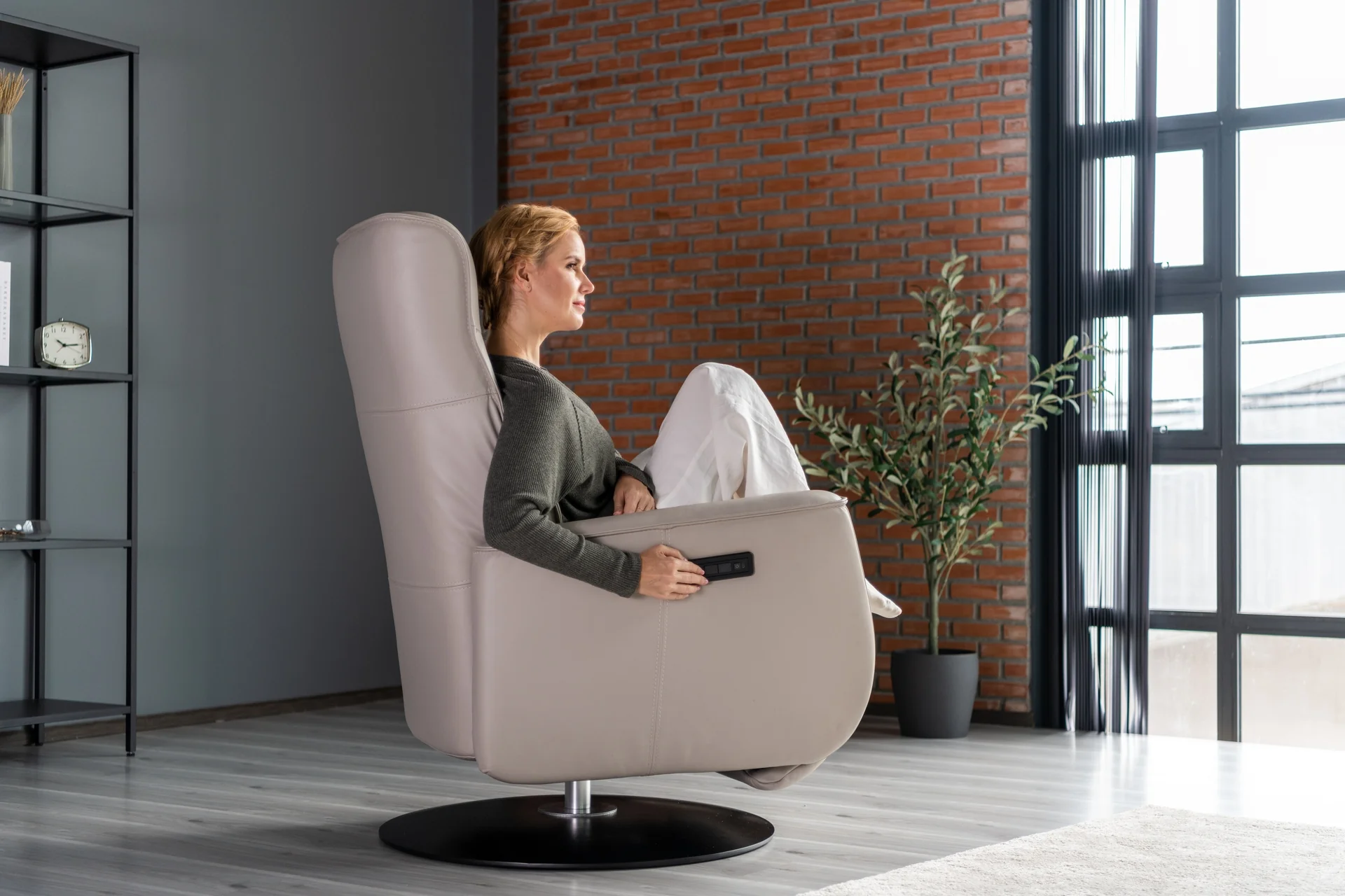 IMG Valletta Relaxer Chair 4